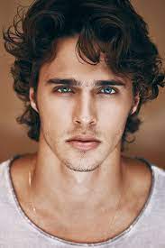 Share Your Body Coiffure Homme Cheveux Boucles Homme Coiffure Homme Brun