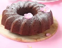 Ciambella allo yogurt e crema di cacao e nocciole eccovi la ricetta di una ciambella light allo yogurt e alla crema di cacao e nocciole, un'idea gustosa con ottime proprietà nutrizionali da mettere in pratica a colazione o come spuntino nell'arco della giornata. Ciambella Yogurt E Cacao Un Dolce Semplice E Veloce