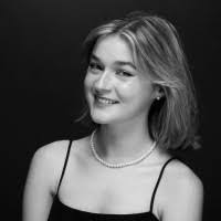 Elizabeth Gillanders's Instagram, Twitter & Facebook