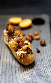 Eclair Praline Chocolat Noir Streusel Cacao Et Kumquat On Dine Chez Nanou Recettes De Cuisine Chocolat Noir Dessert