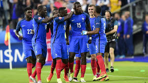 France poursuit sa série avec 11 matchs sans défaite à domicile (depuis le 07/09/2015). La France Ecrase L Islande 5 2 Et Retrouvera L Allemagne En Demies Eurosport