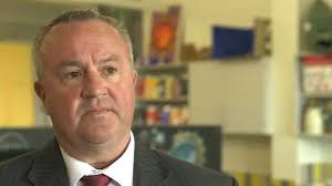 Ministers talk to teaching unions about cash for training