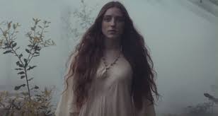 Birdy Let It All Go Piano Birdy Releases Beautiful Music Video For Words Birdy Singer Birdy Music Videos