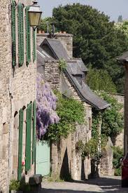 Visiter La Vieille Ville Dinan En 1 Journee Voyager En Photos Blog Voyage Visiter Dinan Voyage Portugal Voyage