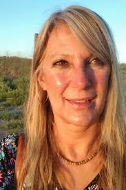 En los universos de qué artistas…?”