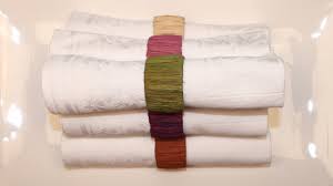 Pour finir, colle les oreilles et les yeux. Faire Un Rond De Serviette En Raphia Youtube