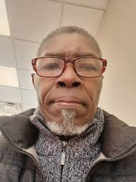 Sa sèlman Wendy Phele di la kòm yon ansyen jounalis radyo Zenith, sil te an  Ayiti yo tap tou fè touye'l menm jan yo touye Mèt Monferrier Dorval la.