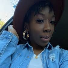 Kim Blackshear's Instagram, Twitter & Facebook