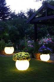 15 idees geniales et pas cheres pour le jardin giardino idee giardino illuminazione giardino