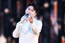 먼저 '인턴' 황윤성이 처음 도전치고 양호한 성적을 냈다. Vsbipfztgbahgm