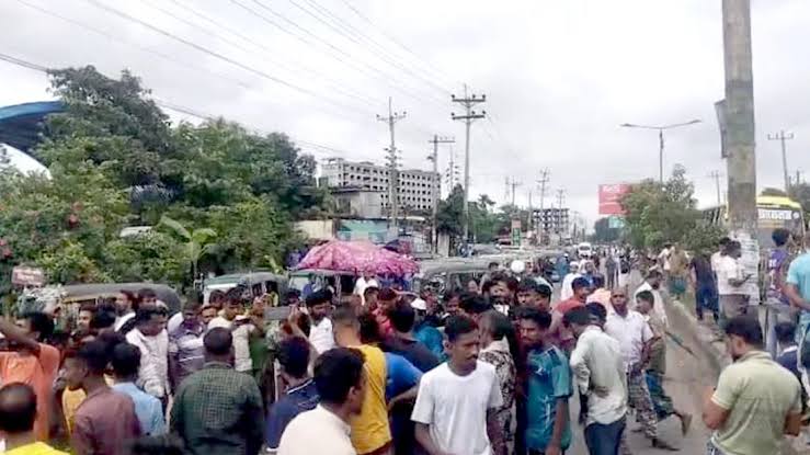 ময়মনসিংহে গ্যাস না পেয়ে সিএনজি চালকদের মহাসড়কে অবরোধ - Dhaka News 24