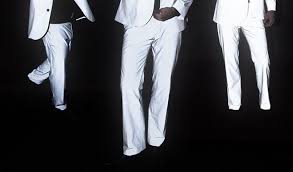 Dj, music producer and now fashion designer chris holmes has created a range of reflective clothing which reacts to the light from a. Watch Flashback Anti Paparazzi Clothing Ruin Flash Photographs Petapixel