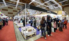 Set 100% muslimah box set oleh ustazah datuk dr. Pengunjung Pbakl 2016 Lebih Tegas Dan Berdisiplin Pilih Buku