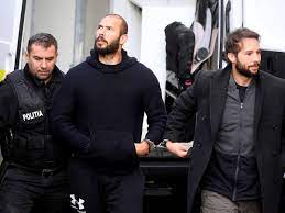 Andrew Tate wegen Menschenhandels angeklagt - Influencer drohen 13 Jahre Haft