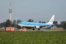klm royal dutch airlines boeing 737 800 nicolas economou nurphoto getty images klm royal dutch airlines passenger jet boeing 737