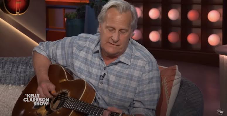 Jeff Daniels Played A Love Song For His Guitar On A Talk Show And Shows He Has Come A Long Way Since MOCK-YEAH-ING-YEAH-BIRD-YEAH | Rock 95