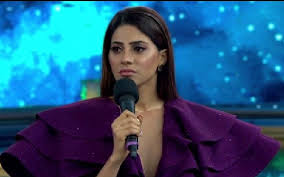 Bigg boss14 ki ek aakhiri. Bigg Boss 14 Contestant Nikki Tamboli Flirts With Salman Khan Claiming She Is Single Did She