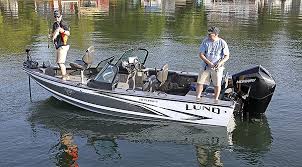 The 1875 lund pro guide has every fishing feature imaginable in an aluminum tiller fishing boat. 1875 Pro V Aluminum Tournament Fishing Boat Lund Boats