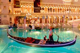 Indoor & Outdoor Gondola Rides | The Venetian® Las Vegas