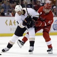 #nhl awards #lady byng memorial trophy #hart memorial trophy #calder memorial trophy #frank j selke trophy #james norris memorial trophy #jack adams trophy #gm of the year trophy #vezina trophy. Bergeron Datsyuk And Toews Nominated For Frank J Selke Trophy The Hockey News On Sports Illustrated