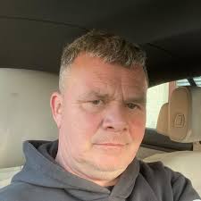 Hi. My name is denise, don't tell me I'm 35 years old. Just so you know,  I'm 47 years old and I live near you. Would you accept me as your friend?