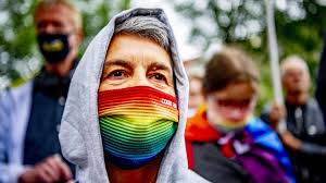 Das gesetz sieht vor, die informationsrechte von jugendlichen in hinblick auf homosexualität und von der leyen nannte das gesetz eine schande. Vytsteci1gtdgm