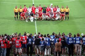 However, in an act of defiance against all forms of hatred or politics in sports, both sides presented one another with gifts and flowers and took ceremonial pictures before. Fifa Com On Twitter Onthisday In 1998 Ir Iran Secured Their First Ever Worldcup Victory Defeating Usa 2 1