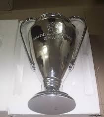 The trophée des champions, is a french association football trophy contested in an annual match between the champions of ligue 1 and the winners of the coupe de france. 77 Cm Hauteur Ligue Des Champions Trophee Tasse Modele Fans Souvenirs Trophee Collectibles Grandes Oreilles Trophee Le Prix Pour Les Champions Aliexpress