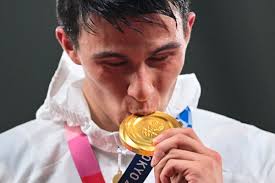 Joseph choong of team great britain celebrates victory in the laser run and winning the gold medal of the men's modern pentathlon on day fifteen of the tokyo 2020 olympic games at tokyo stadium on august 07, 2021 in chofu, japan. Ilithlg98k5utm