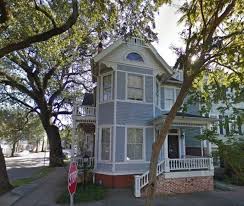 We Just Finished Our Vacation Rental This Month Great Place To Stay In Savannah Ga Vacation Rental Travel Airb Big Blue House Renting A House Park Homes