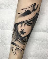 This exquisite xayah tattoo was designed and inked by gustavo takazone, a brazilian artist with a portfolio of many incredible league of legends tattoos. When League Of Legends Players Show Affection For Riot Games By Tattooing Champions On Their Hands Not A Gamer