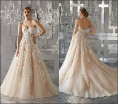 Nuriarobe de mariée col en v. Chine Robe De Mariee En Dentelle De Perles En Cristal Fleurs 3d Robe De Mariee Lmr8171 Acheter Robes De Mariage Robes De Mariee Sur Fr Made In China Com