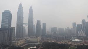 Menteri lingkungan hidup dan kehutanan indonesia, siti nurbaya kelmarin menegaskan kebakaran hutan di negara itu bukan punca jerebu di negara jiran seperti malaysia dan singapura. Jerebu Diramal Datang Lagi Penghujung 2021 Edisi 9