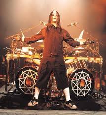El percusionista de slipknot, shawn 'clown' crahan, ha hablado sobre la cabra que aparece en la portada del álbum de 2001 de la banda, 'iowa'. Joey Jordison Baterista Diz Que O Slipknot Retornara Rock Bahia Brasil