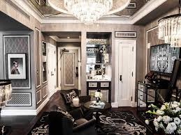 The sides.gatsby's manor is large,with many rooms and a rather large backyard where visitors go to during his infamous parties. Travel Like The Great Gatsby Travel Channel