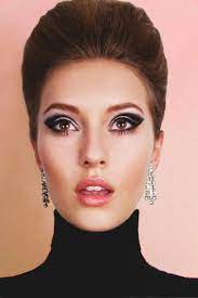 Throwback In Time 1960s Makeup Trends 60s Makeup Eyes 1960s Makeup 60s Makeup