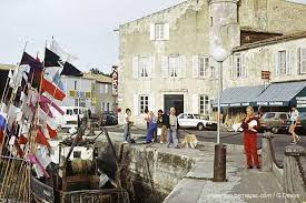 Saint Martin De Re Le Port En 1981 Avec Images Saint Martin Ile De Re Saint