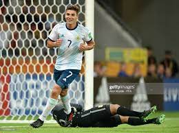 May 24, 2021 · selección argentina (@argentina) may 24, 2021 cabe destacar que la convocatoria no cuenta con esteban andrada , quien en esta temporada no tuvo el mejor nivel que alguna vez mostró y que terminó quedando atrás en la consideración de scaloni por los buenos momentos de agustín marchesín, emiliano martínez y juan musso. Julian Alvarez Is The Argentina National Football Team Facebook