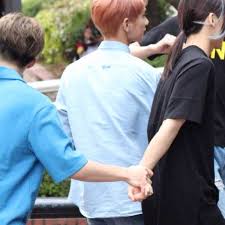 They Re So Touchy It Brings Me Joy Jeonghan Seventeen Awkward Silences