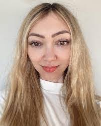 Krystal Wooldridge's Instagram, Twitter & Facebook