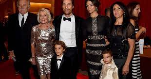 У мэттью трое детей от брака с камилой алвес: Matthew Mcconaughey Seine Sussen Kinder Stehlen Ihm Die Show Bunte De
