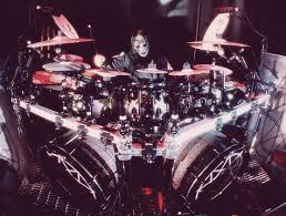Play online along to slipknot's songs on joey jordison's virtual drum set with touch or with the keys matching the drum set elements, snare drum, toms, cymbals, double bass drum and hihat. Joey Jordison Drum Magazine