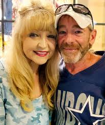 Does anyone else think they ought to have a guest spot of Jason mamoa  visiting the air bnb for Alberta to swoon over?