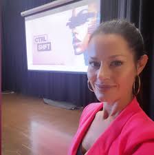 2 years ago I meet this local Mullumbimby legend, Leseera Kai, when I  interviewed her for my podcast Invisible Heroes. Despite a lifetime of  homelessness, long term domestic violence and loss of