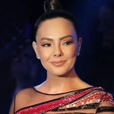 متن و ترجمه آهنگ Seni Seviyorum از Ebru Gundes Pop Muzik Seni Seviyorum Sarkici