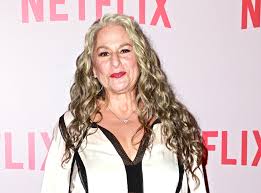 Friends, dream on, grace and frankie. Marta Kauffman Friends 1 Million Salary Was Ridiculous