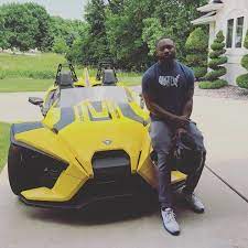 Green Bay Packers Running Back Ty Montgomery Knows How To Have Fun In The Offseason Pol Polaris Slingshot Polaris Slingshot For Sale Custom Paint Motorcycle