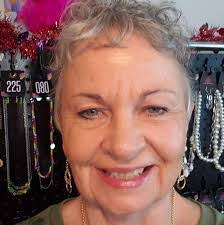 Debbie Howe's Instagram, Twitter & Facebook