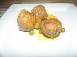 Y otra elección fácil es ofrecer albóndigas a nuestra familia o amigos, todos contestarán a coro que ¡sí!. La Cocina Del Buho Albondigas En Salsa