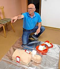Hier teilen sich die meinungen. 24 05 2018 Den Defibrillator Richtig Handhaben
